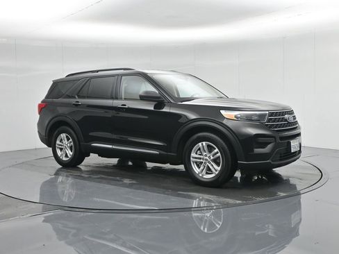 Used 2022 Ford Explorer XLT image 27