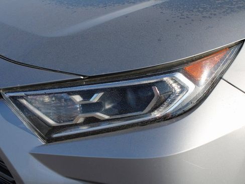 Used 2020 Toyota RAV4 Limited image 13