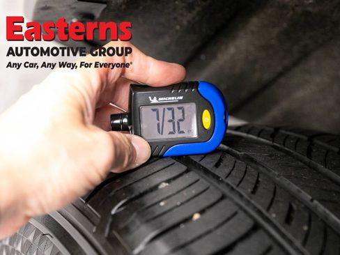 Used 2021 Jeep Grand Cherokee Laredo w/ Security & Convenience Group AWD/4WD image 29