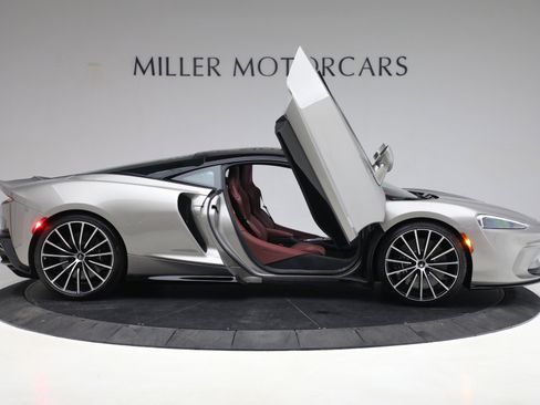 Used 2023 McLaren GT image 18