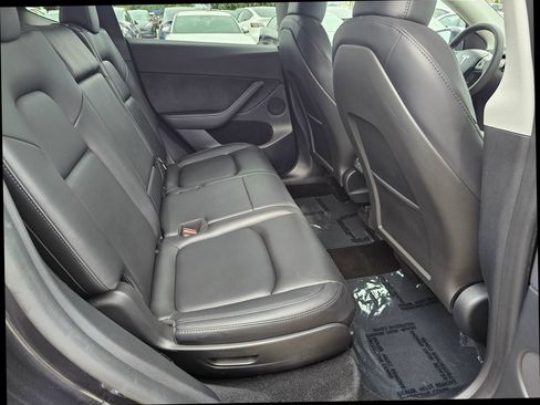 Used 2024 Tesla Model Y Long Range AWD/4WD image 22