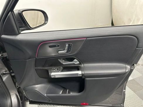 Certified 2023 Mercedes-Benz GLB 250 4MATIC image 31