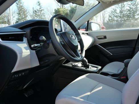 New 2026 Toyota Corolla Cross LE w/ Moonroof Package AWD/4WD image 5