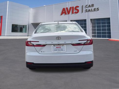 Used 2025 Toyota Camry LE FWD image 7