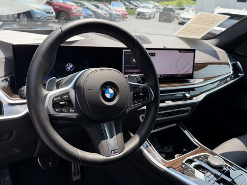 Used 2026 BMW X5 xDrive40i w/ M Sport Package AWD/4WD image 14
