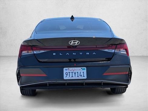 Used 2025 Hyundai Elantra SEL FWD image 6