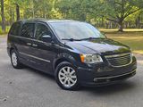 Used 2016 Chrysler Town & Country Touring w/ Driver Convenience Group image 2