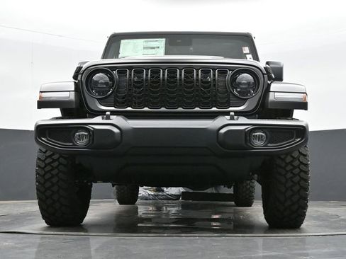 Used 2024 Jeep Gladiator Sport AWD/4WD image 41