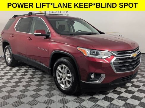 Used 2021 Chevrolet Traverse LT image 2