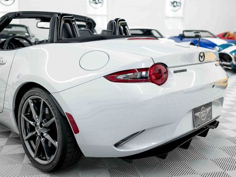 Used 2019 MAZDA MX-5 Miata Grand Touring w/ GT-S Package RWD image 39