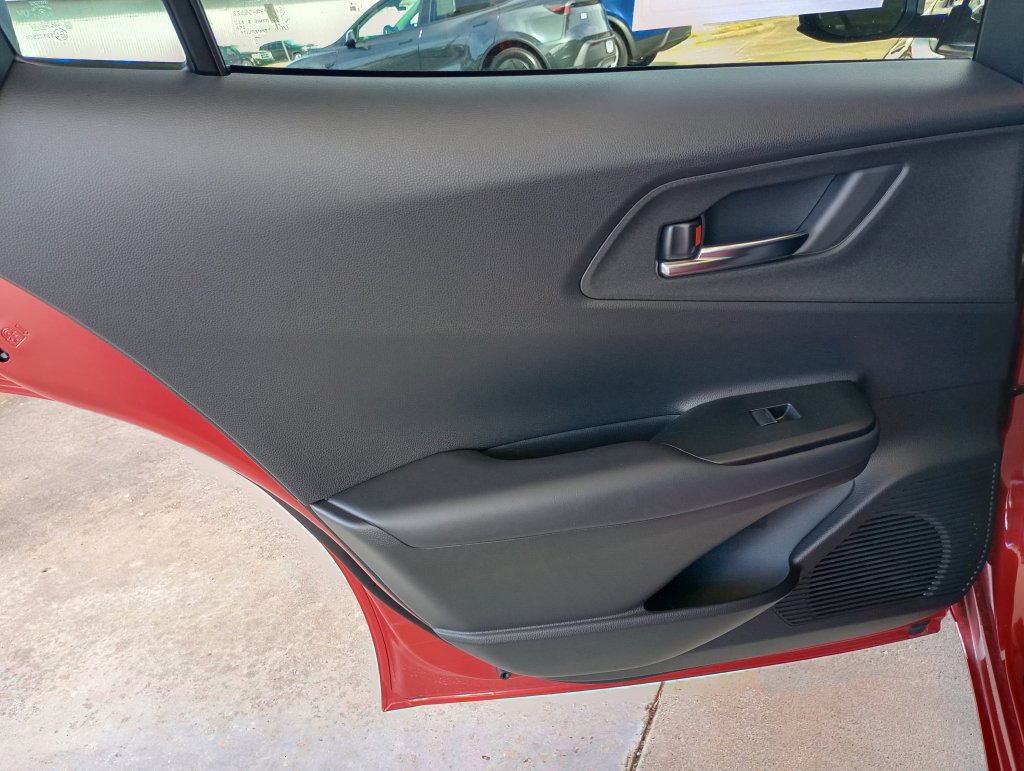 Used 2026 Toyota Prius Plug-In Hybrid FWD image 29