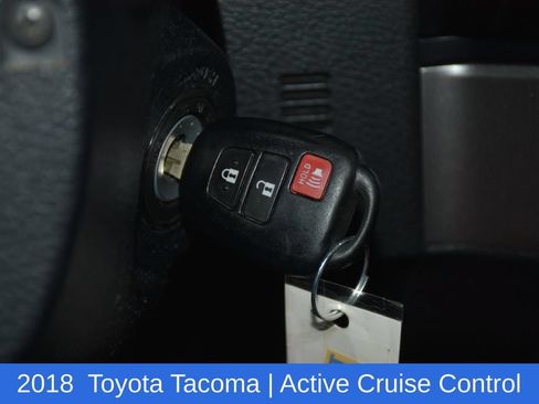 Used 2018 Toyota Tacoma SR5 AWD/4WD image 17