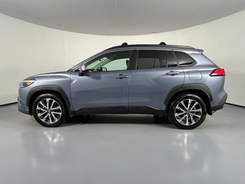 Used 2023 Toyota Corolla Cross XLE w/ Convenience Package AWD/4WD image 4