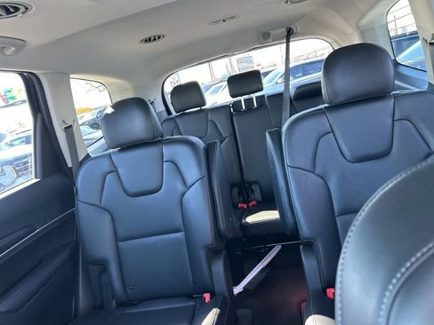 Used 2025 Kia Telluride S image 9