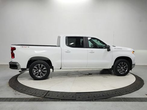 Used 2022 Chevrolet Silverado 1500 LT AWD/4WD image 8