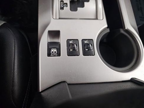 Used 2017 Toyota 4Runner SR5 AWD/4WD image 22