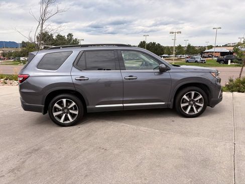 Used 2023 Honda Pilot Elite image 9