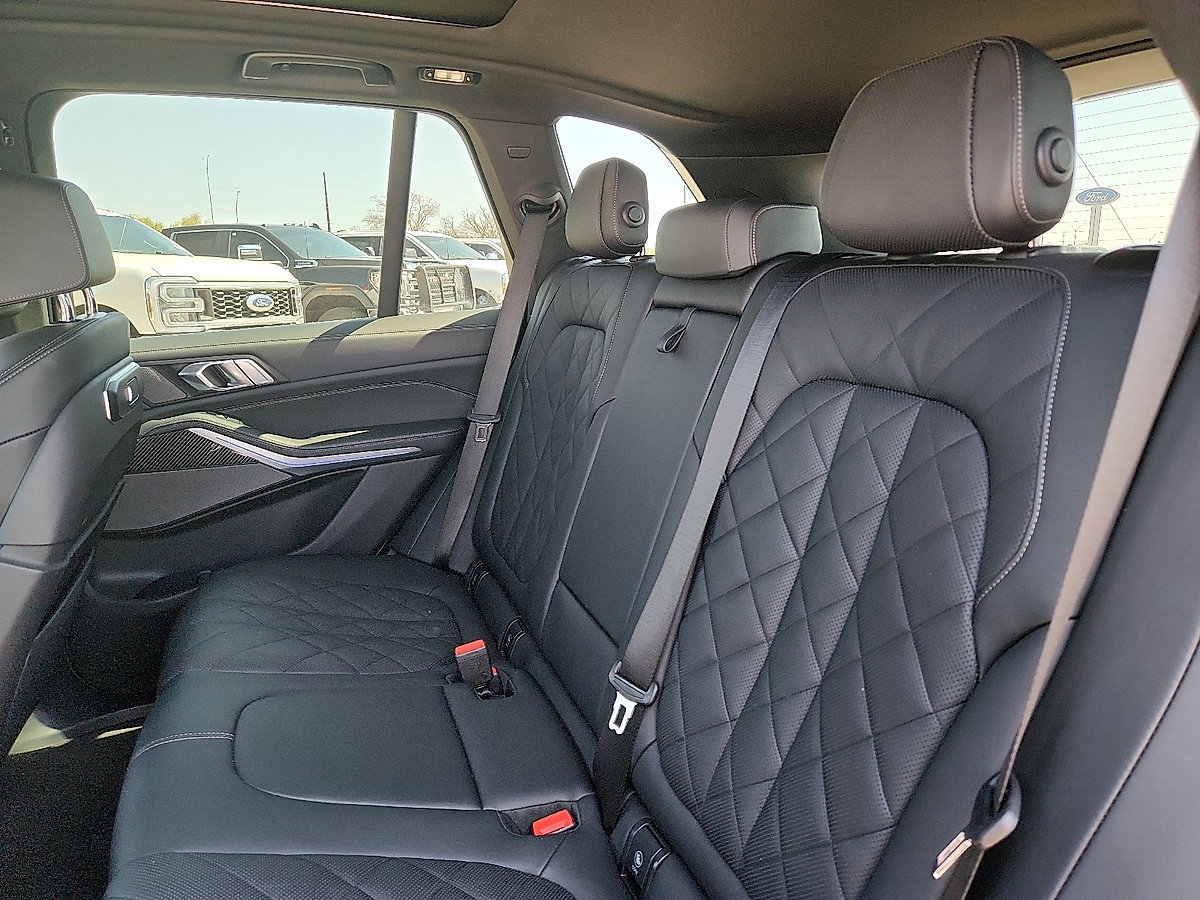 Used 2026 BMW X5 M60i AWD/4WD image 5