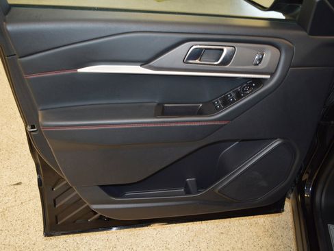 Certified 2025 Ford Explorer ST-Line image 14