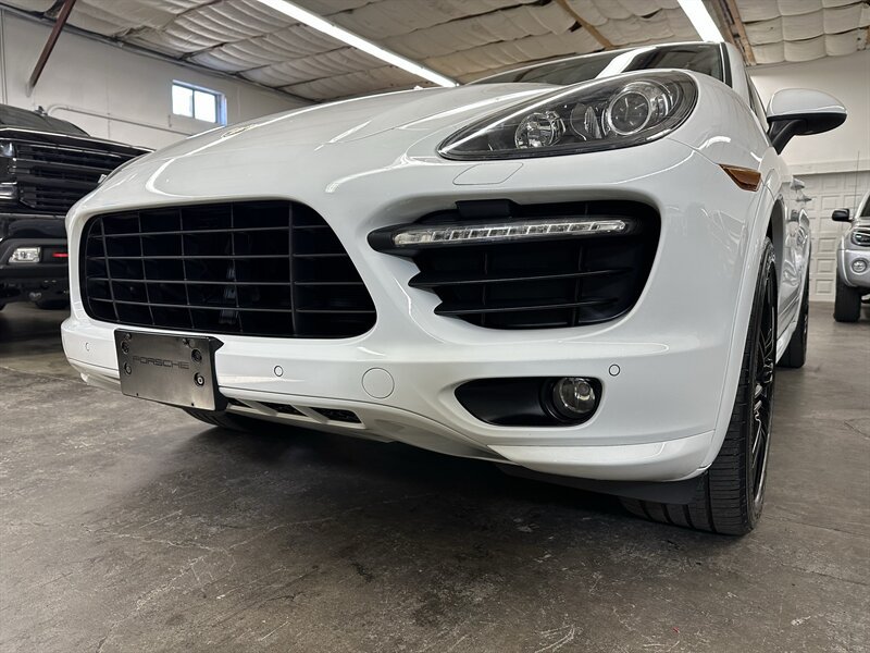 Used 2014 Porsche Cayenne GTS AWD/4WD image 16