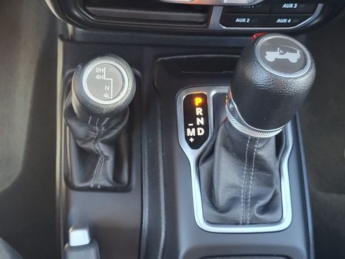 Used 2024 Jeep Wrangler Unlimited Sahara AWD/4WD image 22