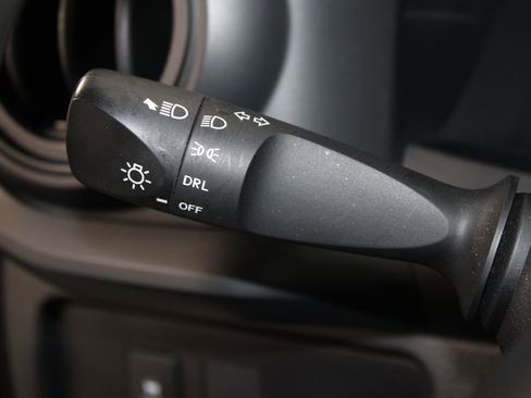 Used 2022 Toyota Tacoma SR image 38