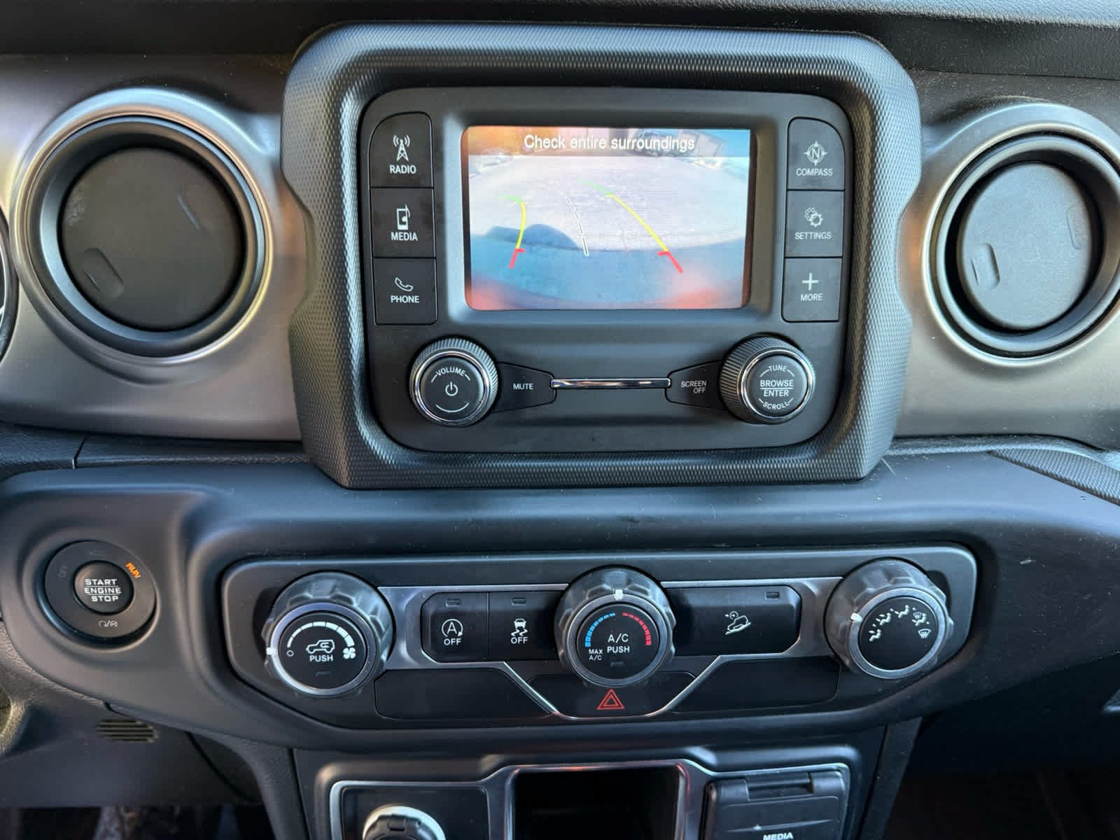 Used 2019 Jeep Wrangler Sport AWD/4WD image 17