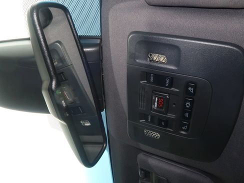 Used 2019 Toyota Avalon XLE image 38