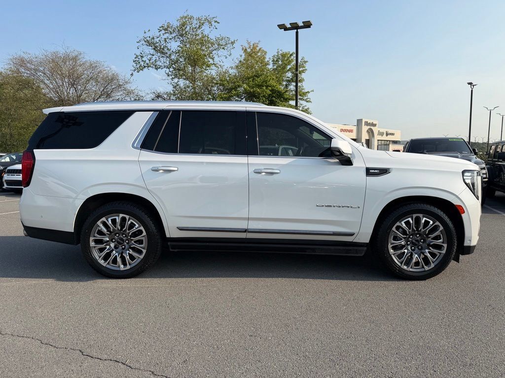 Used 2023 GMC Yukon Denali Ultimate AWD/4WD image 8