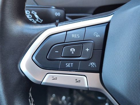 Certified 2024 Volkswagen Tiguan SE image 18