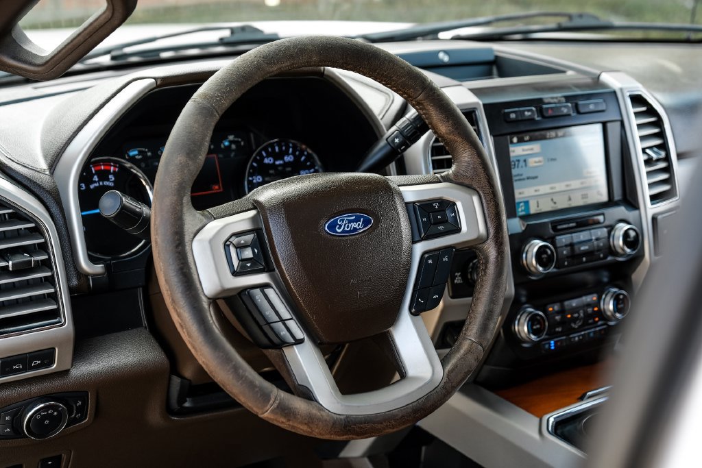 Used 2019 Ford F250 King Ranch w/ King Ranch Ultimate Package AWD/4WD image 13