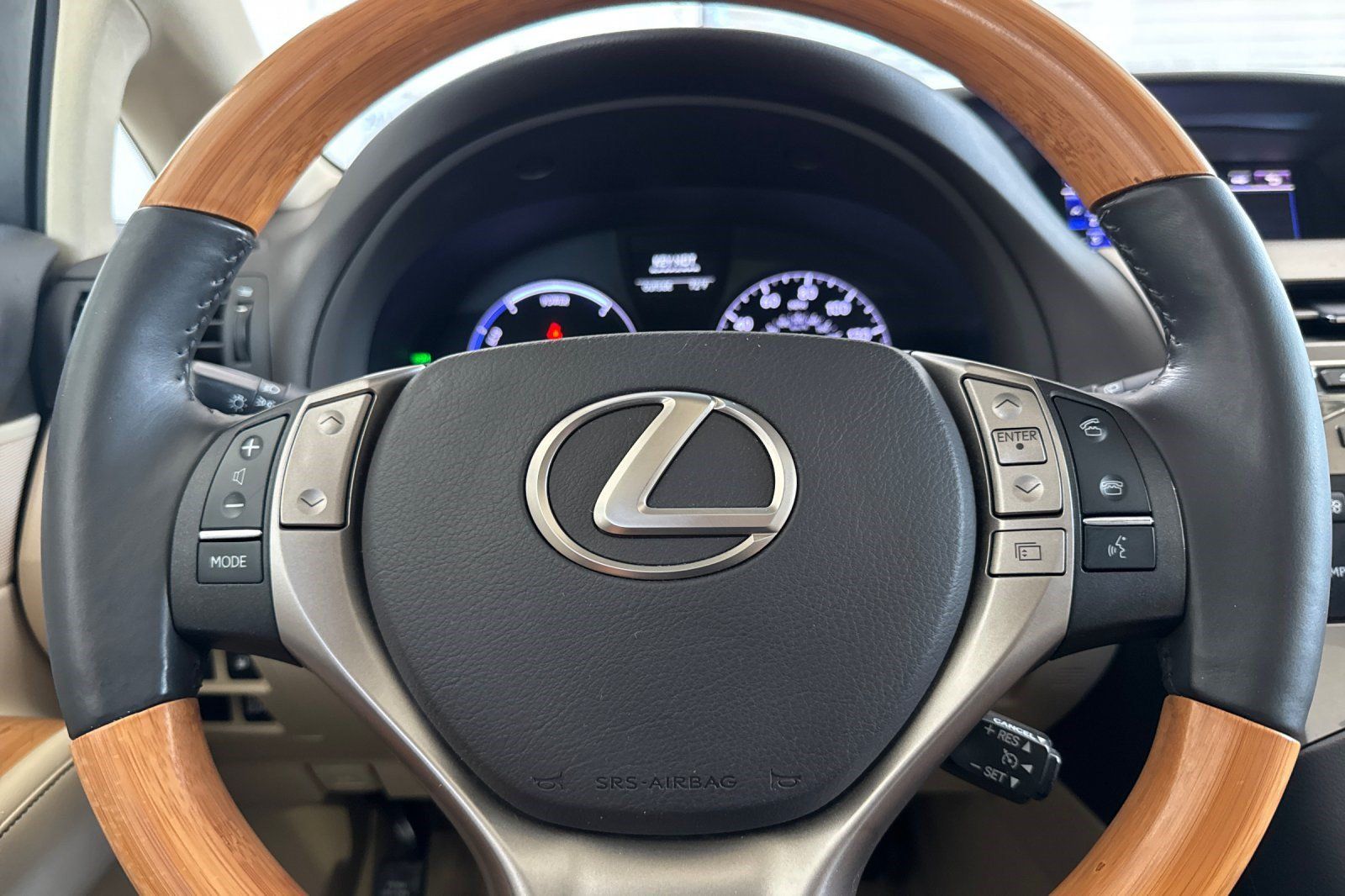 Used 2015 Lexus RX 450h AWD image 29