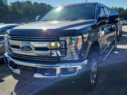 Used 2017 Ford F250 Lariat w/ Chrome Package image 1