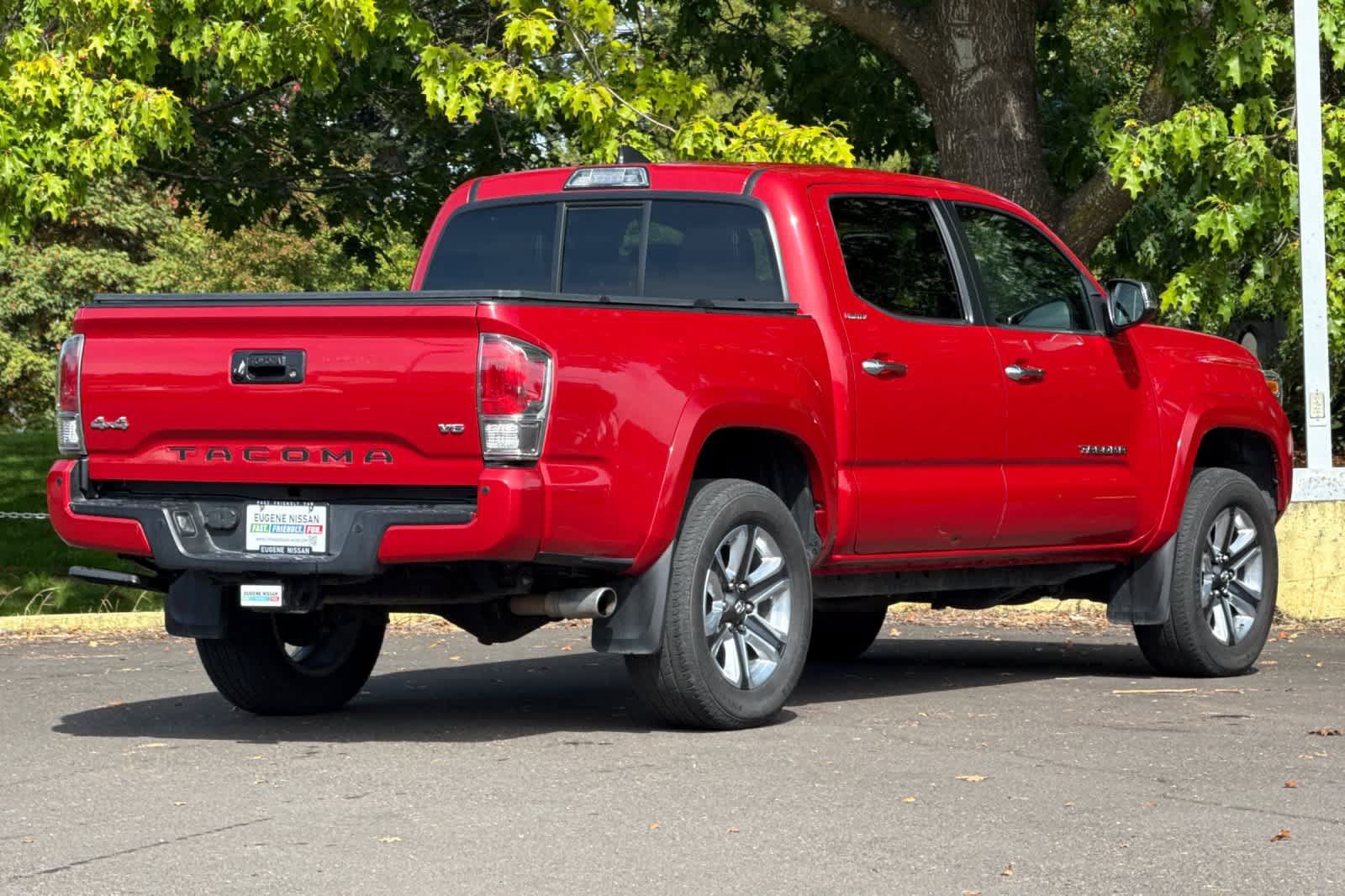 Used 2016 Toyota Tacoma Limited w/ Towing Package AWD/4WD image 2