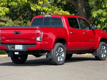 Used 2016 Toyota Tacoma Limited w/ Towing Package
