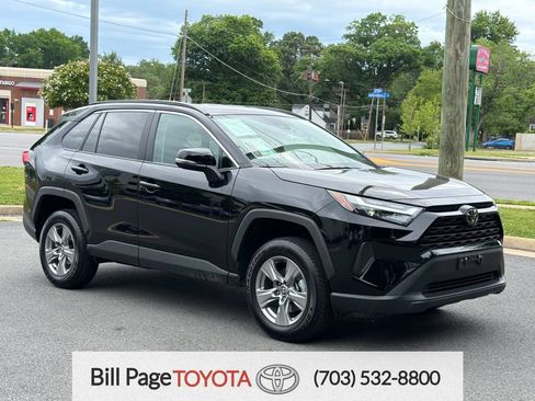 Used 2025 Toyota RAV4 XLE AWD/4WD image 1