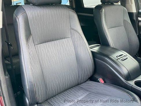 Used 2017 Toyota Highlander Plus image 19