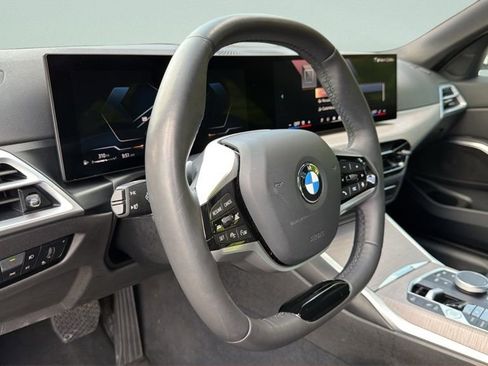 Used 2025 BMW 330i Sedan image 9