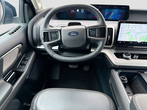 Certified 2025 Ford Expedition Max Active image 28