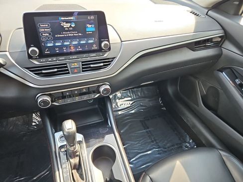 Used 2024 Nissan Altima 2.5 SR image 12