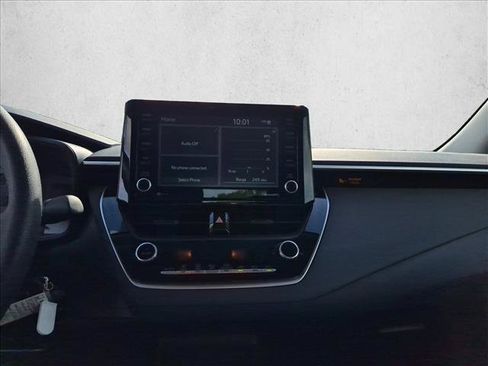 Used 2022 Toyota Corolla LE FWD image 13