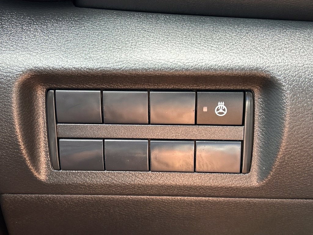 Certified 2024 Nissan Kicks SR w/ SR Premium Package FWD image 30
