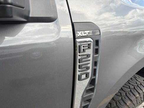 Used 2024 Ford F250 XLT AWD/4WD image 19