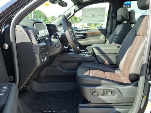 New 2026 Chevrolet Suburban High Country AWD/4WD image 17