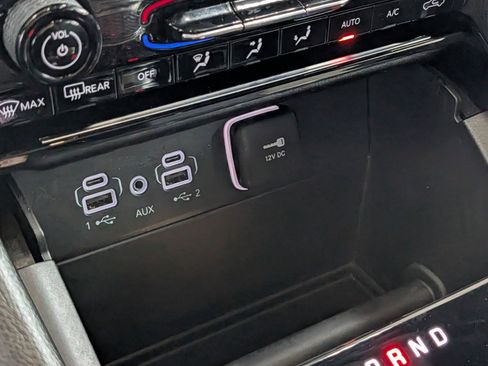 Used 2023 Jeep Grand Cherokee L Overland image 27