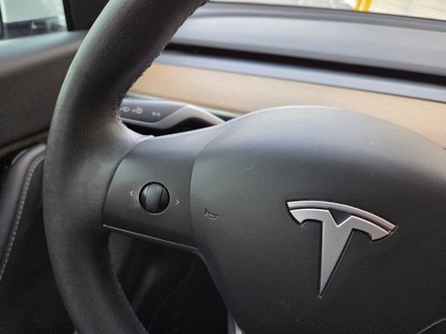 Used 2020 Tesla Model Y Long Range image 29