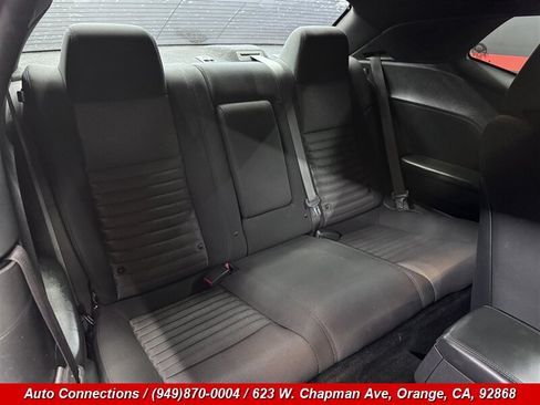 Used 2013 Dodge Challenger SXT RWD image 8