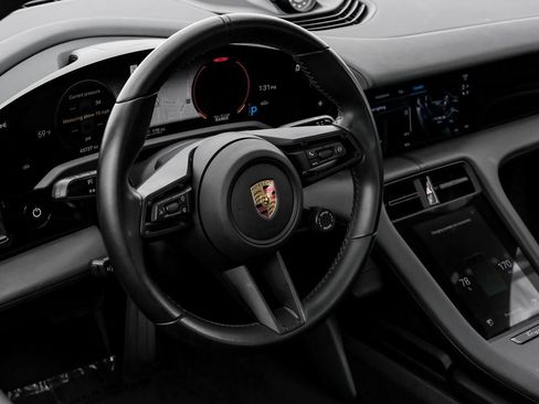 Used 2022 Porsche Taycan image 23