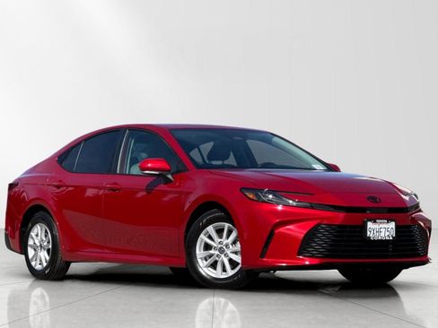 Used 2026 Toyota Camry LE image 1