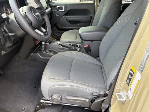 Used 2026 Jeep Wrangler Unlimited Sport AWD/4WD image 11